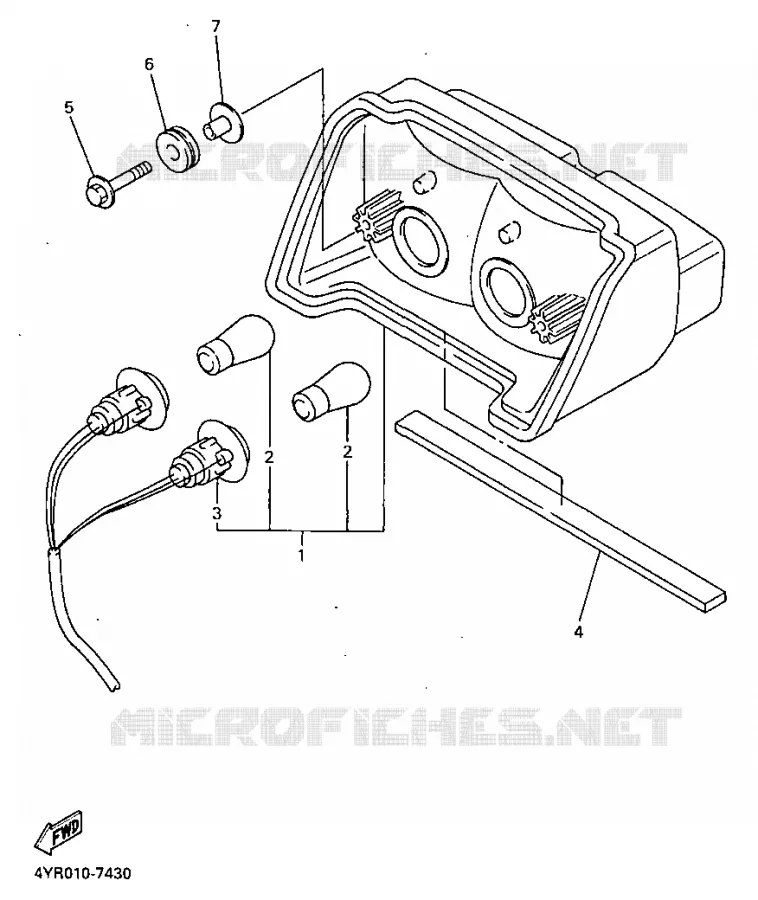 FEU ARRIERE Yamaha MOTO 600 1998 FAZER  FZS600